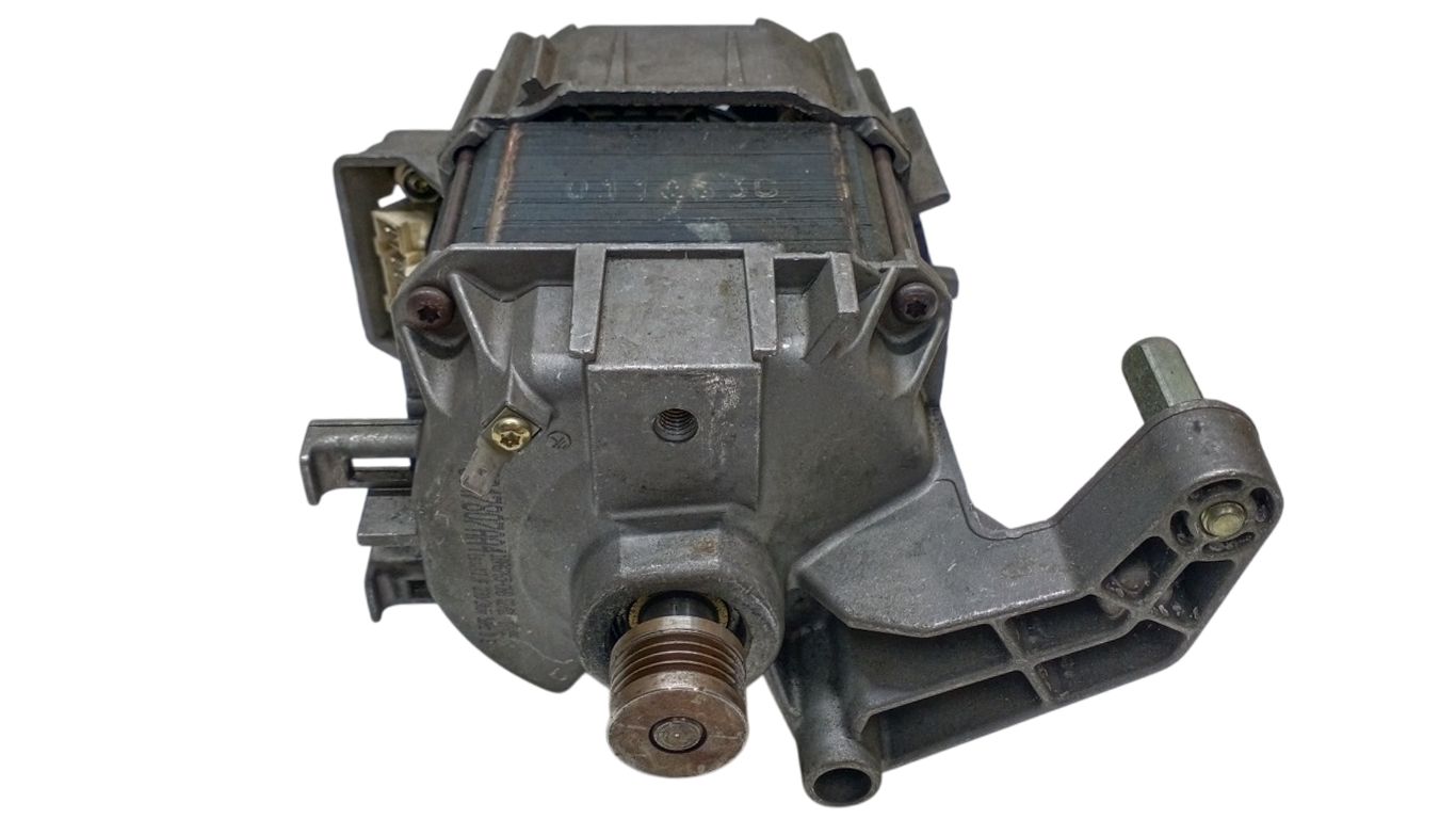 Мотор для стиральной машины Bosch 141504 (3896 083480, 3047800, 7 контактов, квадратный)