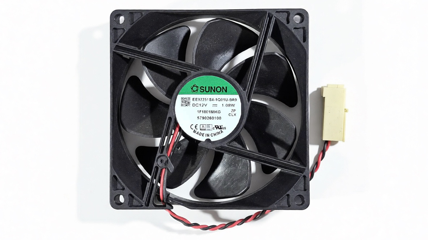 Вентилятор охлаждения 12V для холодильника BLOMBERG 5790260100, 5799900100, 5744560100 (размер: 92х92х25мм, снято с гарантийной техники)