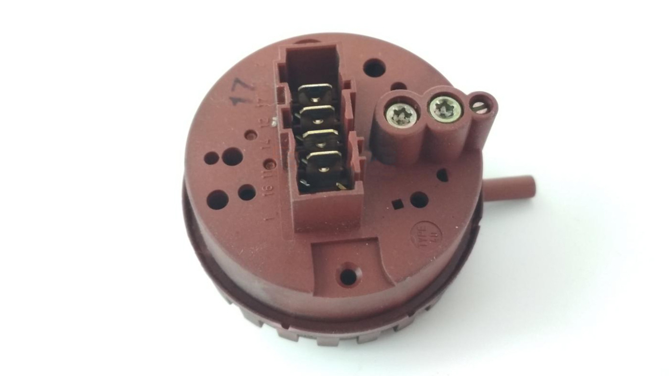 Прессостат для стиральной машины Bosch 188428, 619005, 188918 (цвет: коричневый, круглый, 39.0539 750/525 3000 5500 0000 007 306 5500 011 731)