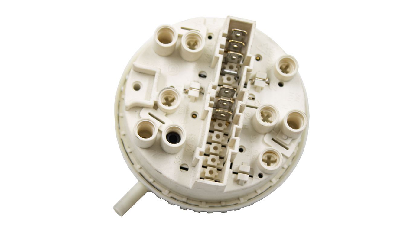 Реле (Прессостат) уровня воды для стиральной машины ELECTROLUX (ЭЛЕКТРОЛЮКС) 1323648400