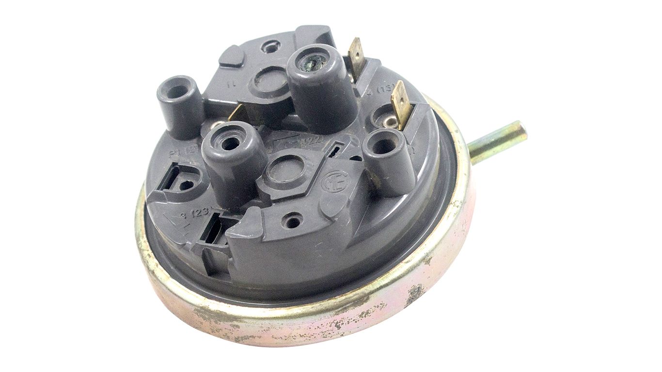 Реле уровня воды для посудомоечной машины Miele 1083712 (130/105)